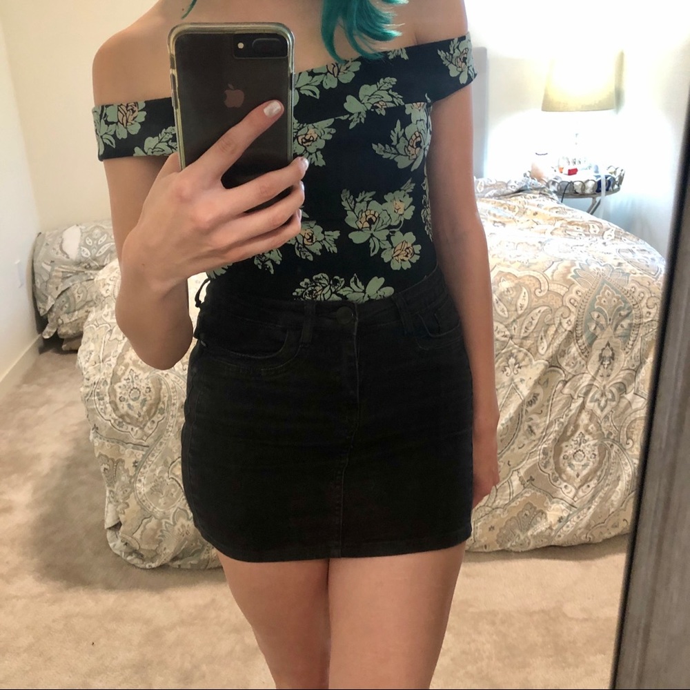 Black Jean Mini Skirt SZ 2